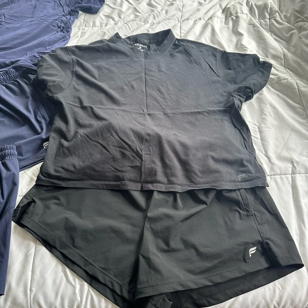 Fabletics Bundle - Picture 3 of 3